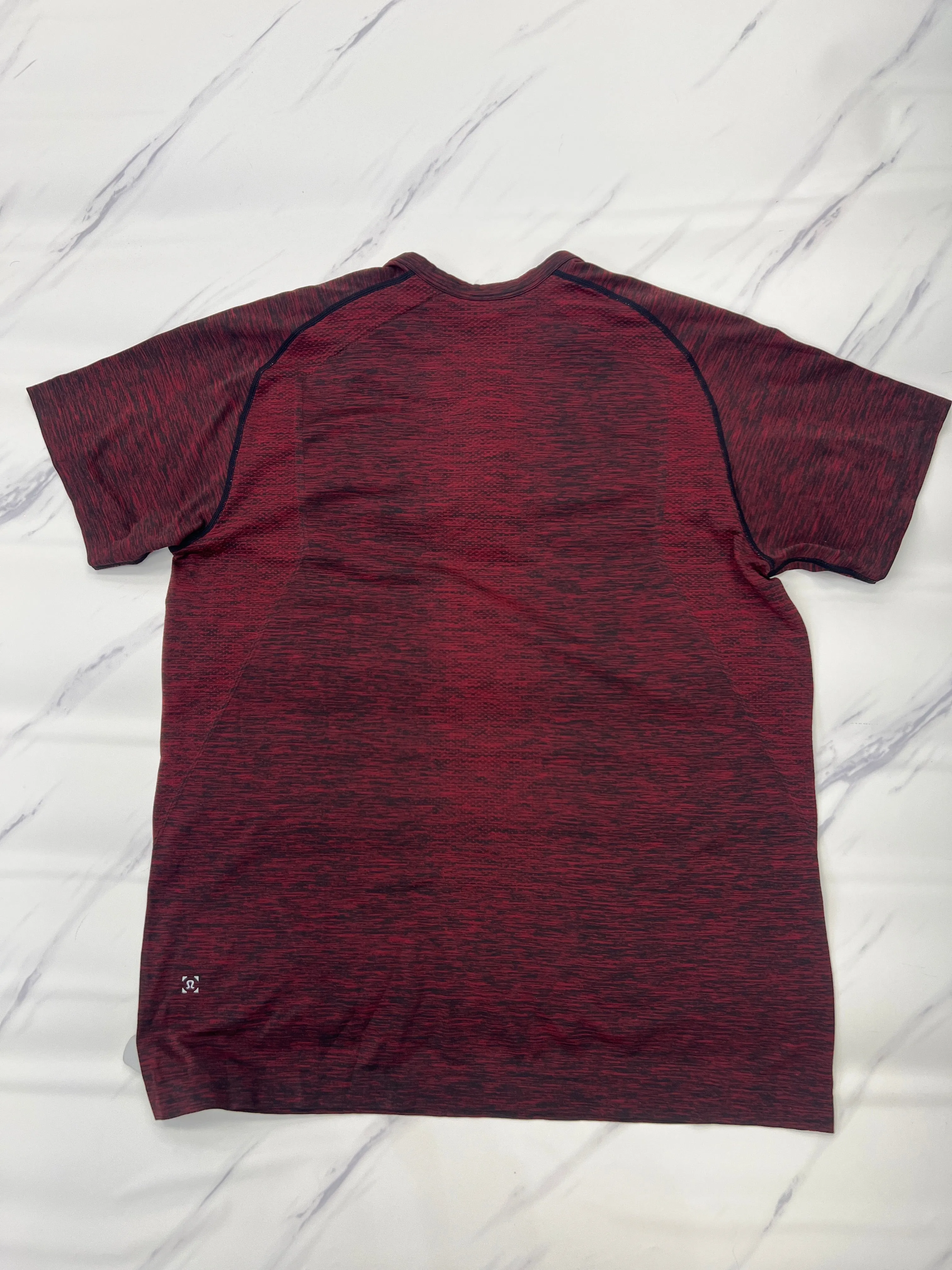 Athletic Top Short Sleeve By Lululemon In Red, Size: Xl