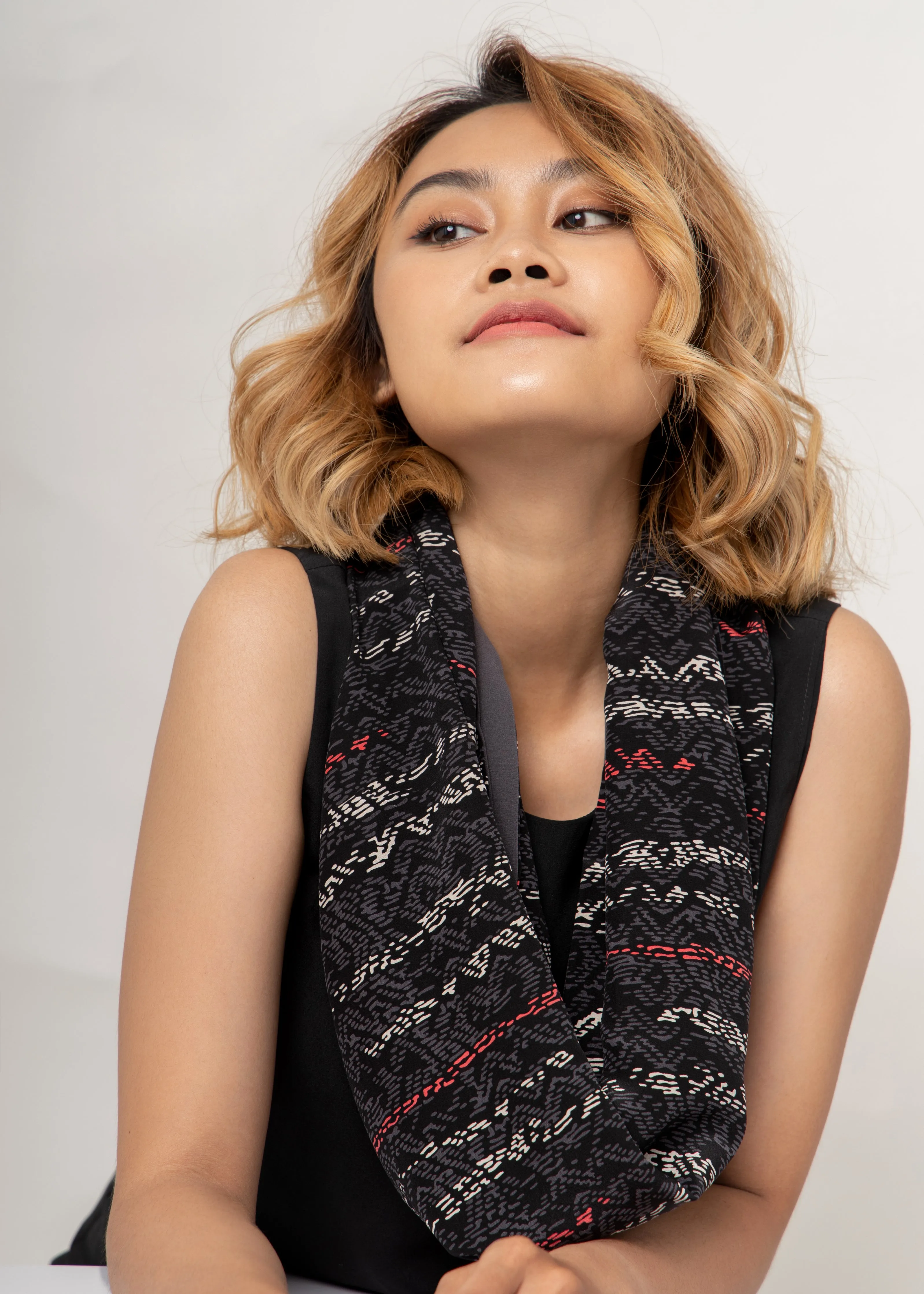 LOUISA - RED DAO Metiseko