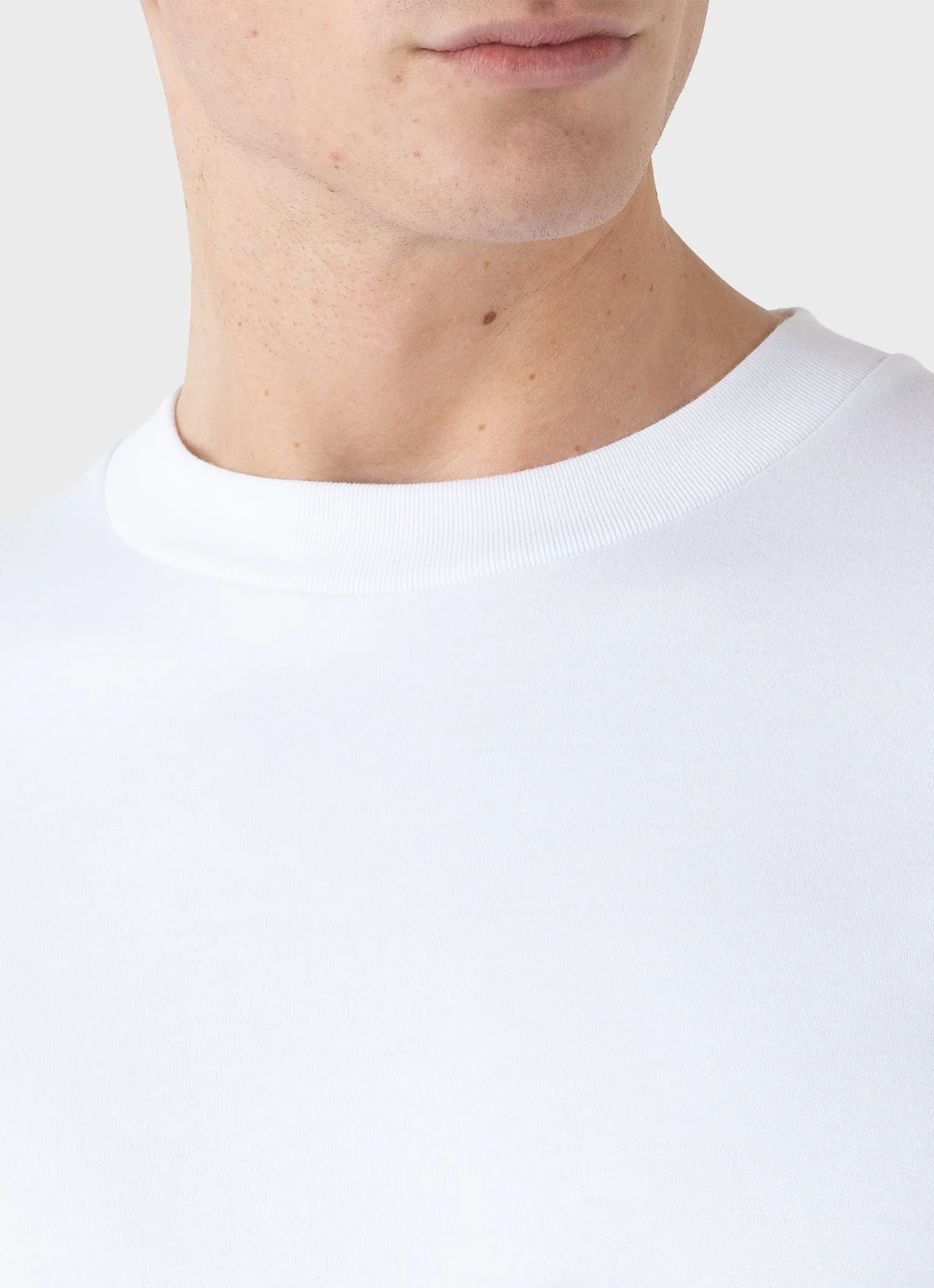 Men's Long Sleeve Heavyweight T-shirt in White Sunspel