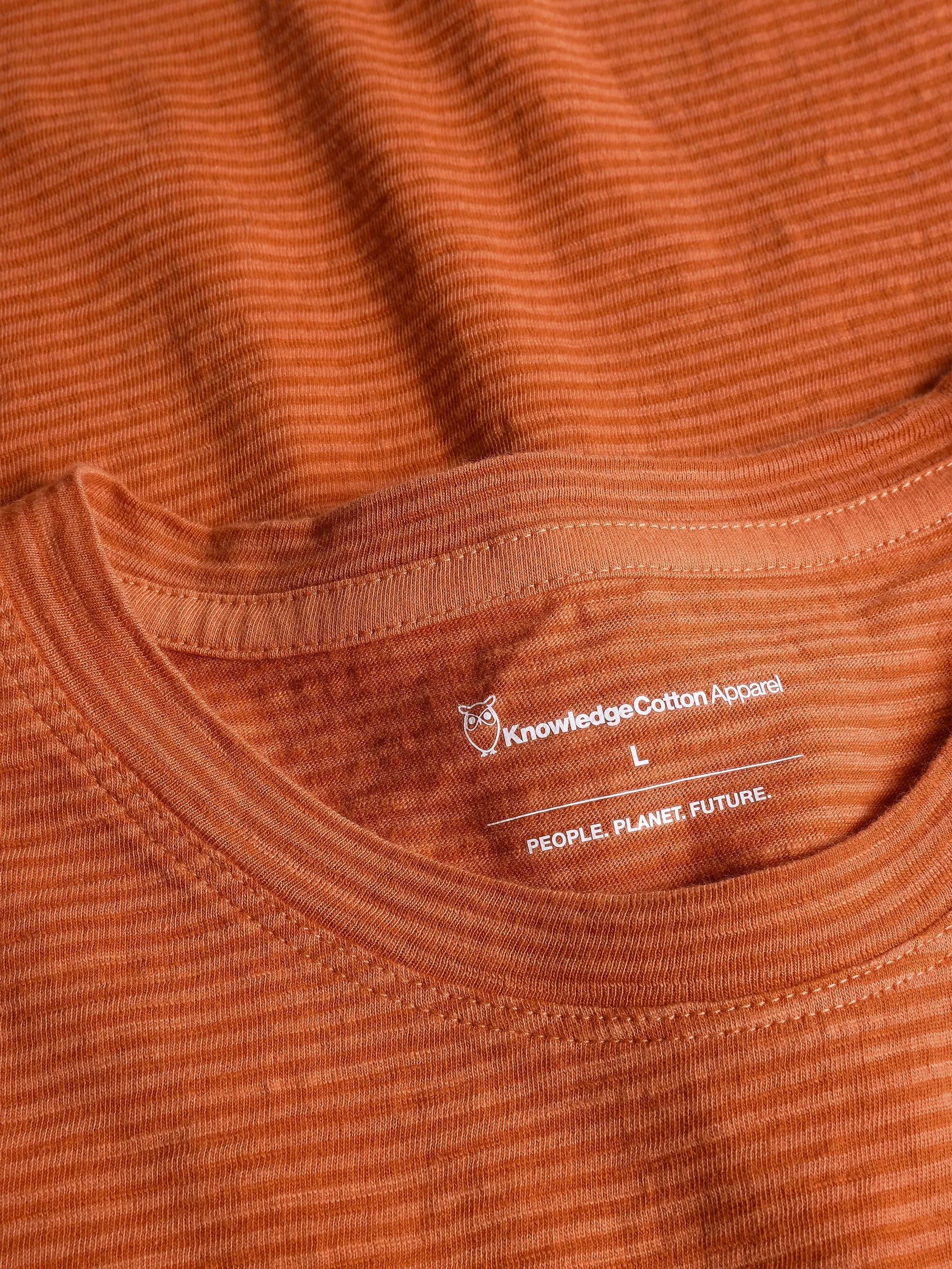 Narrow striped slub t-shirt - Red Stripe Knowledge Cotton