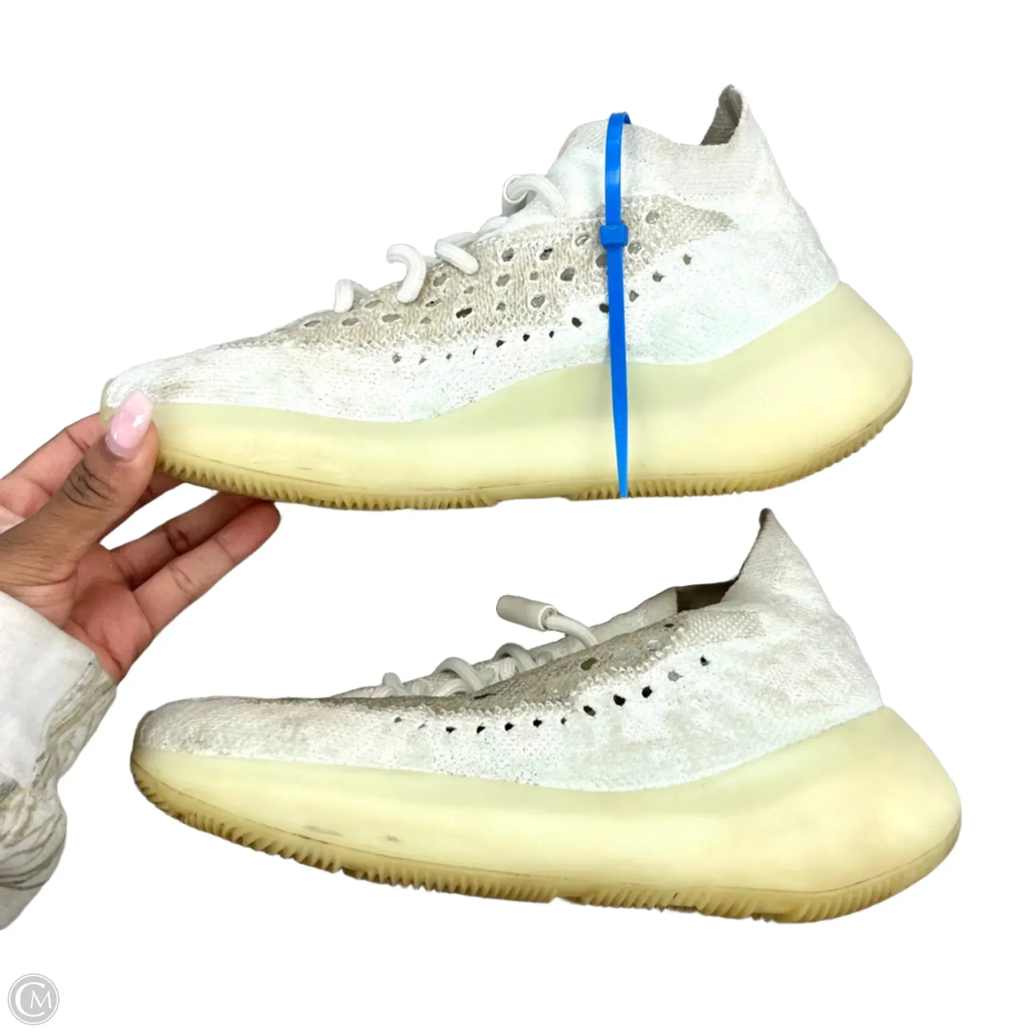 Shoes Athletic By Yeezy In Cream, Size: 7.5